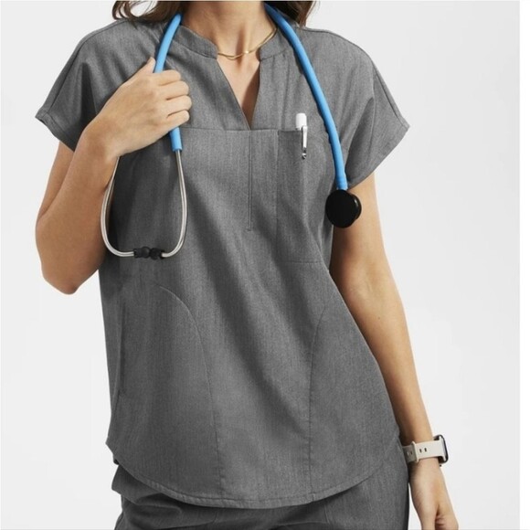 Fabletics Tops - Fabletics Gray Three Pocket Scrub Top XXL